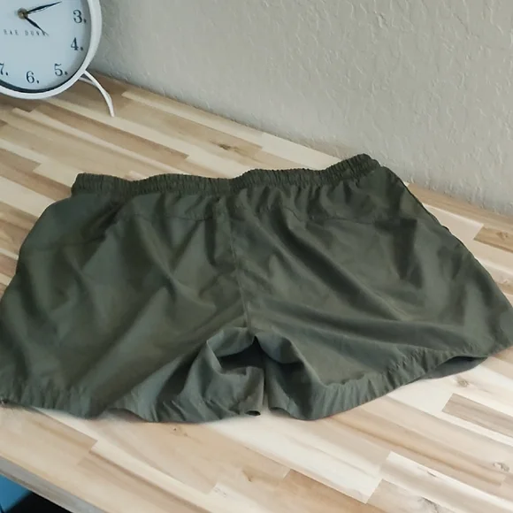 Women's Mondetta Athletic Shorts. - Picture 3 of 4